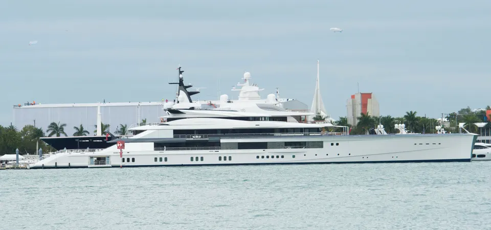 Dallas Cowboys Owner Jerry Jones Splashes Out On Superyacht